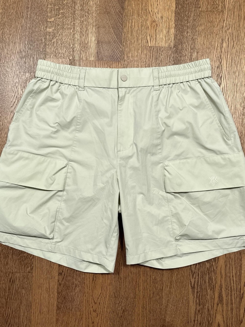 Kith Kasen Cargo Oxide Cream Beige Nylon Shorts Mens Large (FLAW)